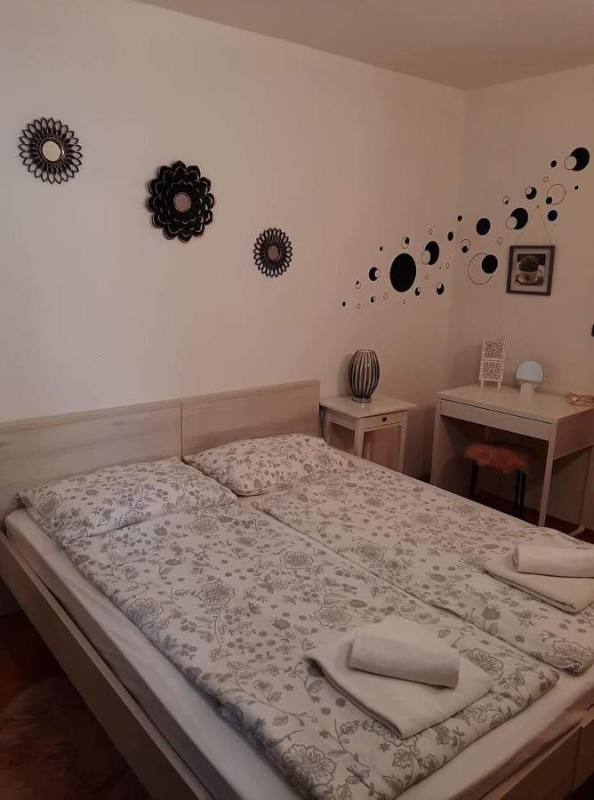 Apartments Mihael And Melani 포레치 외부 사진